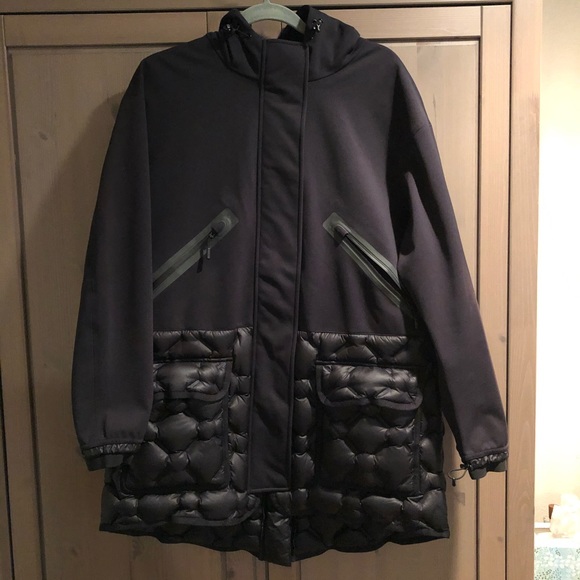 NWT! Under Armour Black Winter Coat. Size Medium. - Picture 6 of 8